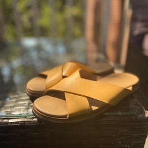 WANT LES ESSENTIELS leather sandals